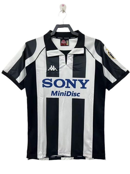 Juventus 1997/98 Home Kit